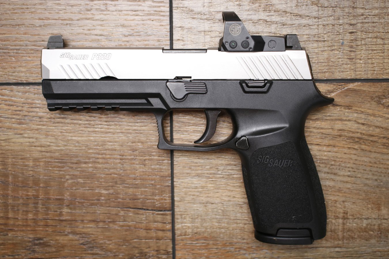 SIG SAUER P320 Full-Size 9mm Polce Trade-in Pistol with Romeo Red Dot